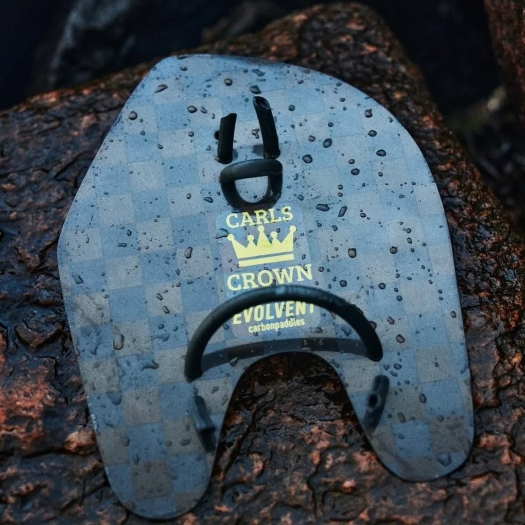 Carls Crown carbonpaddel av Evolvent — allroundpaddel i Twill och Spread Tow carbon